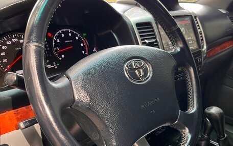 Toyota Land Cruiser Prado 120 рестайлинг, 2005 год, 2 420 000 рублей, 18 фотография