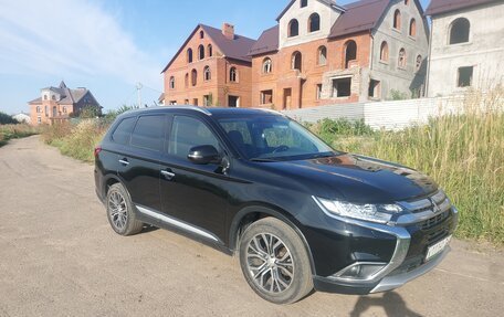 Mitsubishi Outlander III рестайлинг 3, 2015 год, 1 500 000 рублей, 2 фотография