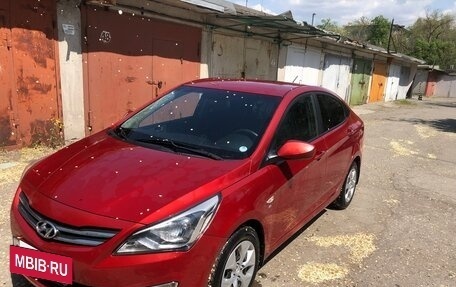 Hyundai Solaris II рестайлинг, 2016 год, 1 400 000 рублей, 24 фотография