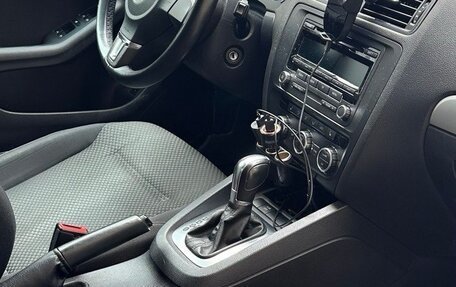 Volkswagen Jetta VI, 2013 год, 950 000 рублей, 4 фотография