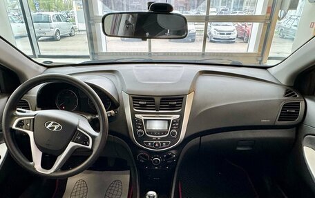 Hyundai Solaris II рестайлинг, 2011 год, 689 000 рублей, 15 фотография