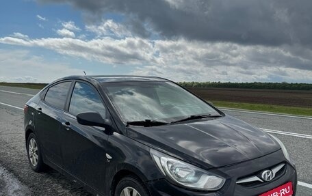 Hyundai Solaris II рестайлинг, 2012 год, 570 000 рублей, 2 фотография