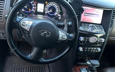 Infiniti FX II, 2012 год, 2 100 000 рублей, 11 фотография