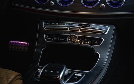 Mercedes-Benz E-Класс, 2019 год, 4 100 000 рублей, 19 фотография