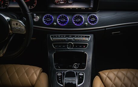 Mercedes-Benz E-Класс, 2019 год, 4 100 000 рублей, 23 фотография