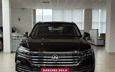 Volkswagen Touareg III, 2019 год, 3 850 000 рублей, 2 фотография