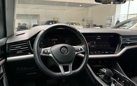 Volkswagen Touareg III, 2019 год, 3 850 000 рублей, 21 фотография
