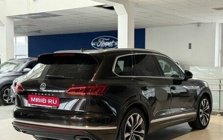 Volkswagen Touareg III, 2019 год, 3 850 000 рублей, 10 фотография