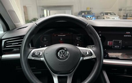 Volkswagen Touareg III, 2019 год, 3 850 000 рублей, 22 фотография