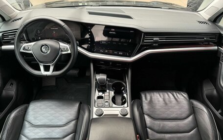 Volkswagen Touareg III, 2019 год, 3 850 000 рублей, 23 фотография