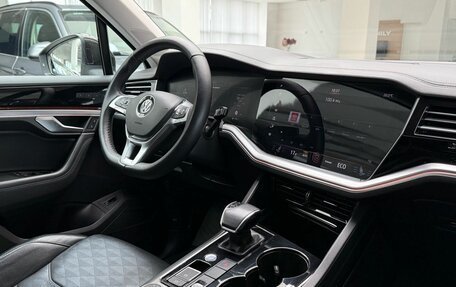 Volkswagen Touareg III, 2019 год, 3 850 000 рублей, 27 фотография