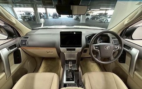 Toyota Land Cruiser Prado 150 рестайлинг 2, 2021 год, 3 585 777 рублей, 8 фотография