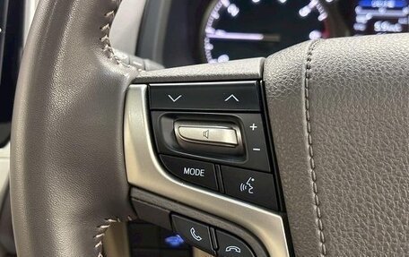 Toyota Land Cruiser Prado 150 рестайлинг 2, 2021 год, 3 585 777 рублей, 13 фотография