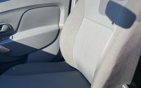 Renault Logan II, 2020 год, 890 000 рублей, 10 фотография