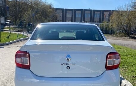 Renault Logan II, 2020 год, 890 000 рублей, 6 фотография