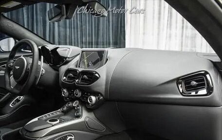 Aston Martin V8 Vantage IV, 2022 год, 16 600 000 рублей, 19 фотография