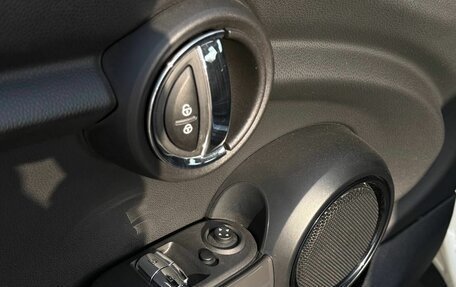 MINI Hatch, 2017 год, 1 770 000 рублей, 11 фотография