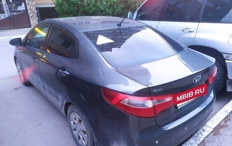 KIA Rio III рестайлинг, 2013 год, 550 000 рублей, 2 фотография