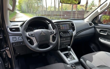 Mitsubishi L200 IV рестайлинг, 2021 год, 3 450 000 рублей, 24 фотография