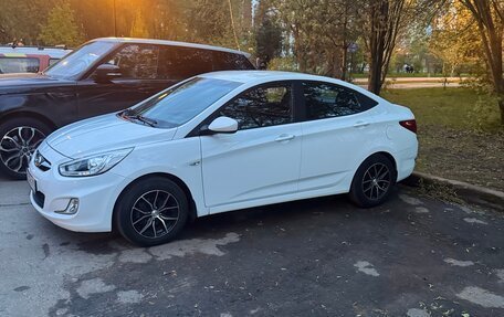 Hyundai Solaris II рестайлинг, 2014 год, 1 199 000 рублей, 21 фотография