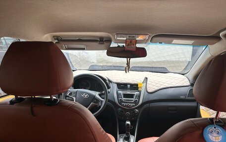 Hyundai Solaris II рестайлинг, 2015 год, 980 000 рублей, 9 фотография