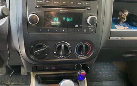 Jeep Liberty (Patriot), 2009 год, 600 000 рублей, 11 фотография