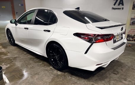 Toyota Camry, 2021 год, 2 490 000 рублей, 4 фотография