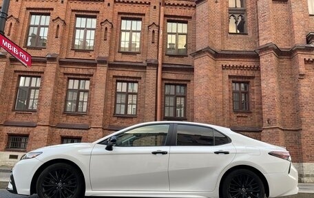 Toyota Camry, 2021 год, 2 490 000 рублей, 10 фотография