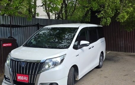 Toyota Esquire I, 2015 год, 2 100 000 рублей, 1 фотография