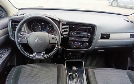 Mitsubishi Outlander III рестайлинг 3, 2017 год, 1 595 995 рублей, 16 фотография