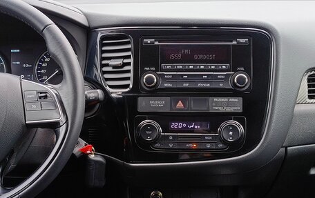 Mitsubishi Outlander III рестайлинг 3, 2017 год, 1 595 995 рублей, 21 фотография