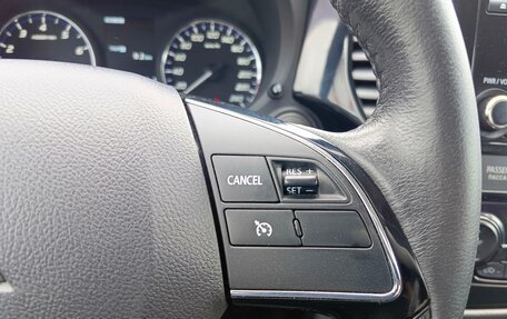 Mitsubishi Outlander III рестайлинг 3, 2017 год, 1 595 995 рублей, 19 фотография