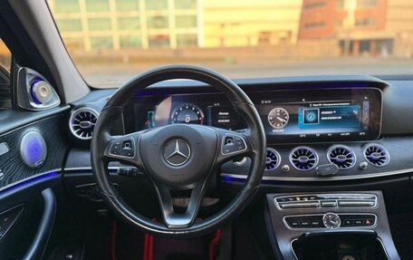 Mercedes-Benz E-Класс, 2016 год, 2 500 000 рублей, 19 фотография