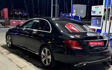 Mercedes-Benz E-Класс, 2016 год, 2 500 000 рублей, 21 фотография