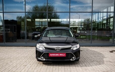 Toyota Camry, 2017 год, 2 550 000 рублей, 3 фотография