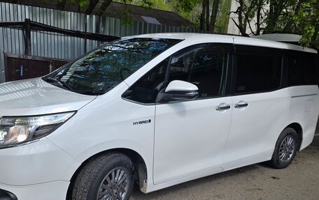 Toyota Esquire I, 2015 год, 2 100 000 рублей, 5 фотография
