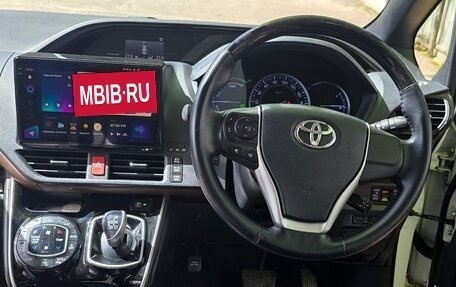 Toyota Esquire I, 2015 год, 2 100 000 рублей, 13 фотография