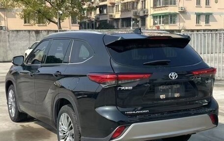 Toyota Highlander, 2022 год, 2 900 000 рублей, 1 фотография