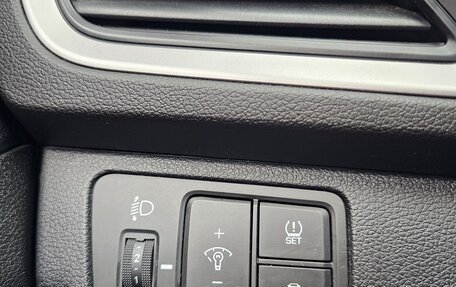 Hyundai Solaris II рестайлинг, 2017 год, 1 300 000 рублей, 11 фотография