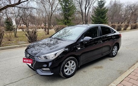 Hyundai Solaris II рестайлинг, 2017 год, 1 300 000 рублей, 3 фотография