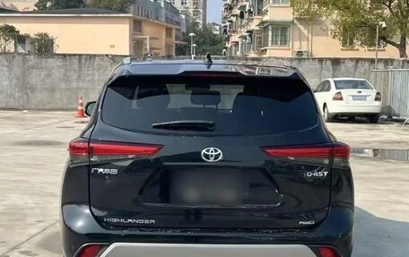 Toyota Highlander, 2022 год, 2 900 000 рублей, 5 фотография