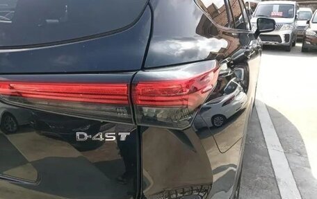 Toyota Highlander, 2022 год, 2 900 000 рублей, 3 фотография
