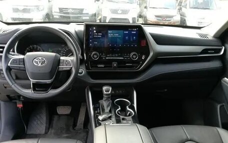 Toyota Highlander, 2022 год, 2 900 000 рублей, 12 фотография