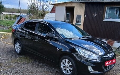 Hyundai Solaris II рестайлинг, 2012 год, 899 000 рублей, 3 фотография