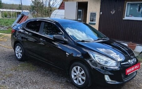 Hyundai Solaris II рестайлинг, 2012 год, 899 000 рублей, 5 фотография
