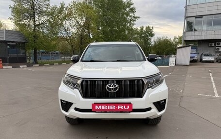 Toyota Land Cruiser Prado 150 рестайлинг 2, 2021 год, 6 790 000 рублей, 2 фотография