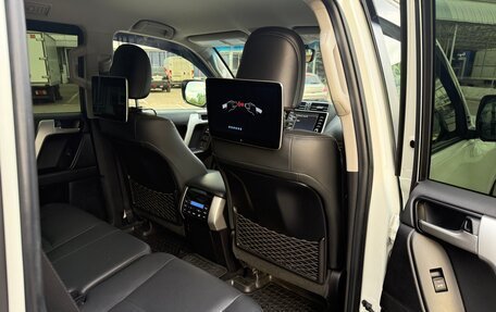 Toyota Land Cruiser Prado 150 рестайлинг 2, 2021 год, 6 790 000 рублей, 20 фотография