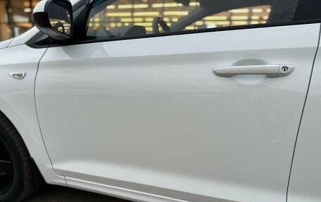 Hyundai Solaris II рестайлинг, 2017 год, 922 000 рублей, 8 фотография