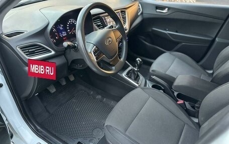 Hyundai Solaris II рестайлинг, 2017 год, 922 000 рублей, 17 фотография