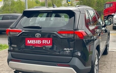 Toyota RAV4, 2024 год, 3 850 000 рублей, 5 фотография